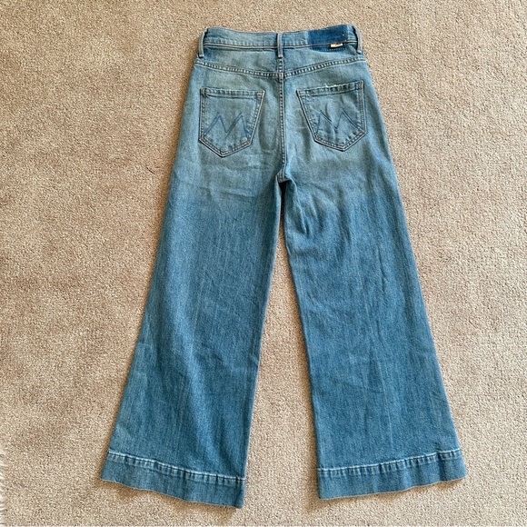 MOTHER Superior Swooner Roller Yoke Crop Flare Jean - Picture 5 of 11